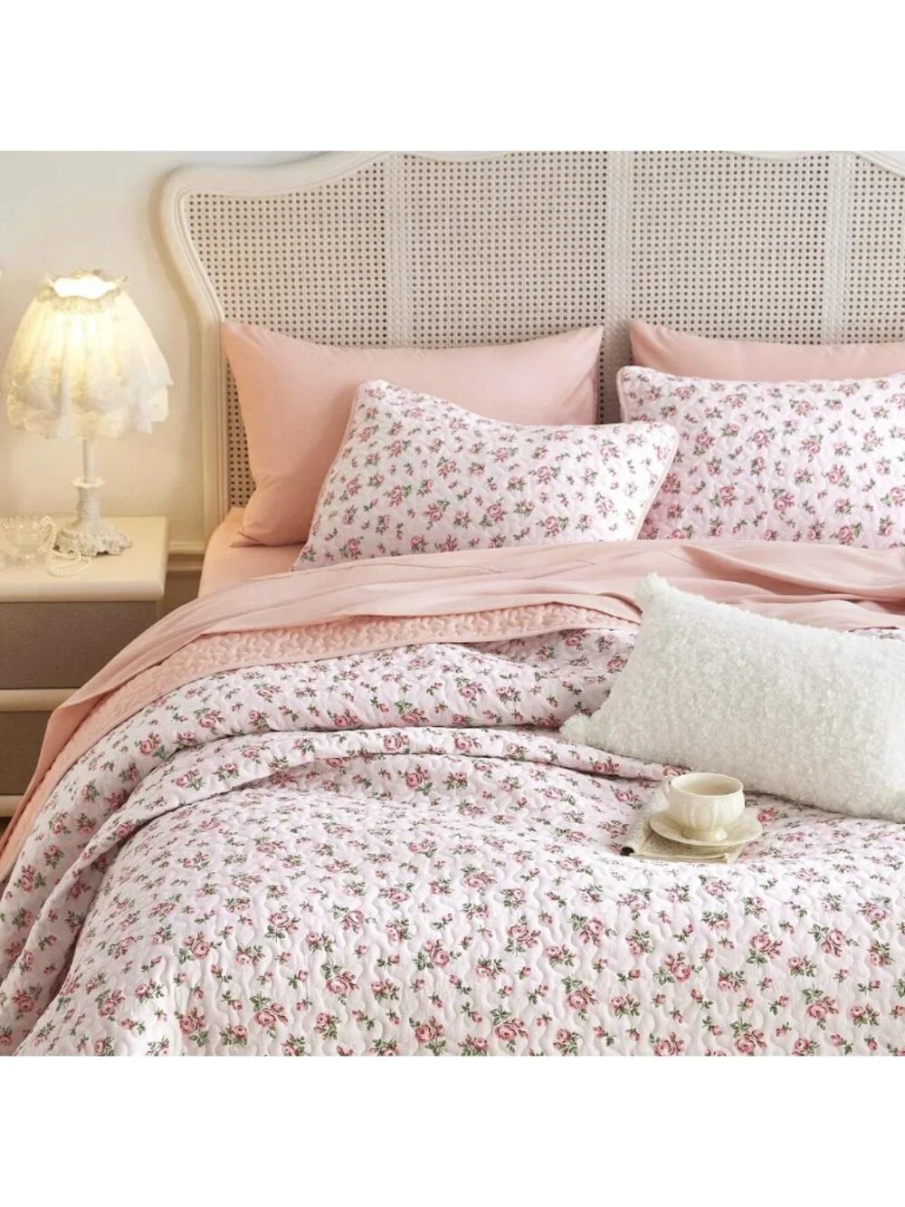 Floral Quilt Set - Cottagecore Shabby Chic Reversible Bedspread, Pink King Size